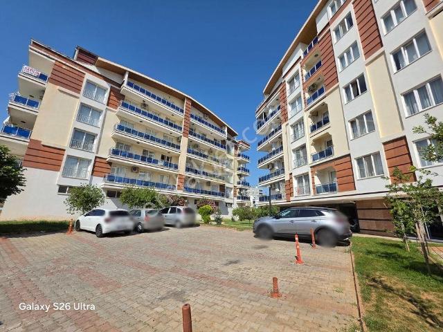 Hb'den 3+1 Satılık Daire, İyi Lokaasyon/mükemmel Temizlik/ Ferah Ve Site İçinde.
