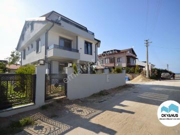 Hem Denize Yakın Hem De Havuzlu: Bahçeli Müstakil Villa Hayaliniz Gerçek Olsun!