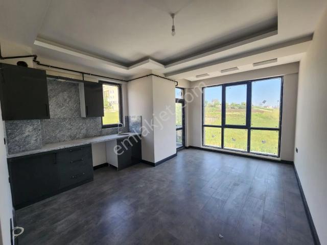 Hem Ofis Hem Yaşam Alanı! Prestijli Konumda 1+1 Daire