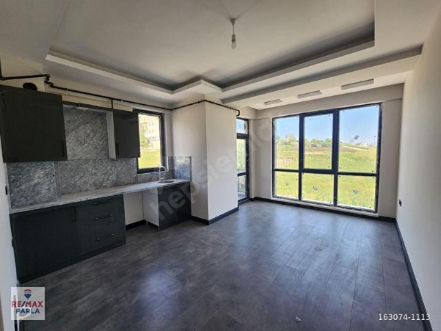 Hem Ofis Hem Yaşam Alanı! Prestijli Konumda 1+1 Daire