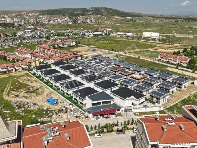Hem Yatırımlık Hem Lüks: Özel Isıtmalı Havuzlu Termal Villa !
