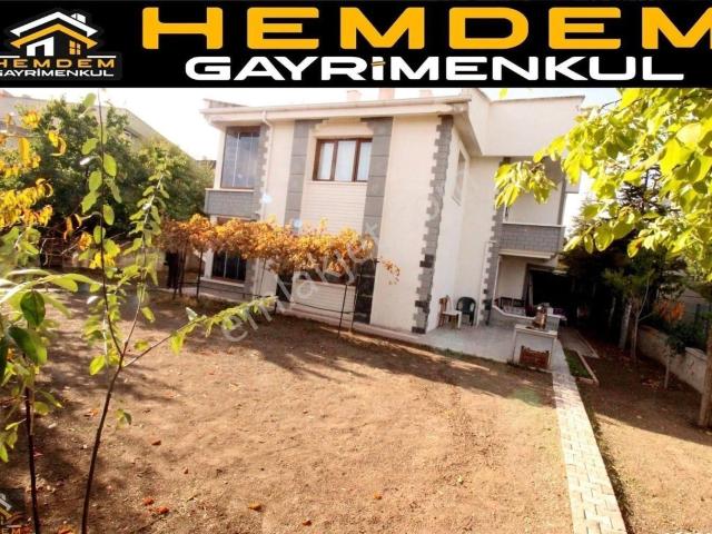 Hemdem Gayrimenkul'den Alsancak'ta Bağlıcaya Sınır 3+1 Satılık Villa