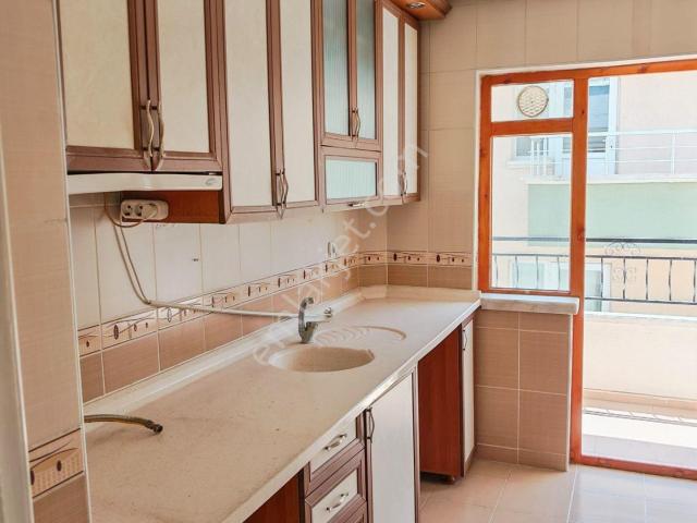 Hemdem Gayrimenkul'den Alsancak'ta Geniş Ferah Arakatta 3+1 Kiralık Daire
