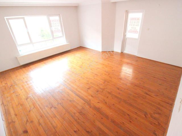 Hemdem Gayrimenkul'den Atakent'te 14.cadde Yanı Merkezi Konumda Ön Cephe Arakatta 3+1 Kiralık Daire