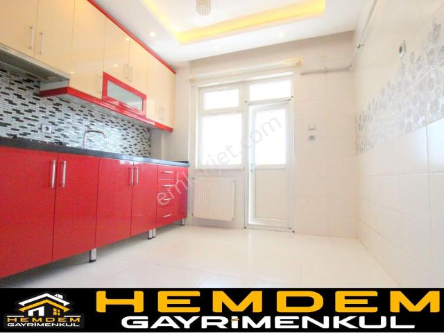 Hemdem Gayrimenkul'den Ertuğrulgazi'de Site İçi Ön Cephe Manzaralı 3+1 Kiralık Daire