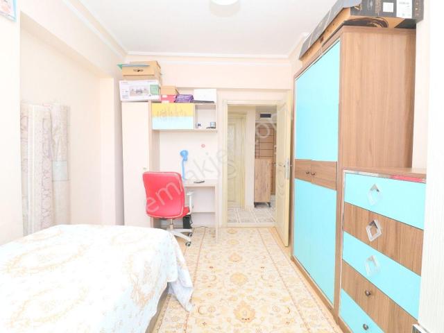 Hemdem Gayrimenkul'den Topçu'da 14.cadde Kesişimin'de Geniş Ferah 3+1 Satılık Daire