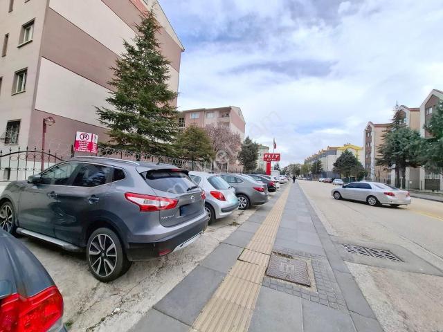 Hemdem Gayrimenkul'den Topçu'da Ahimesut Bulvar Yanı Site İçi 3+1 Satılık Daire