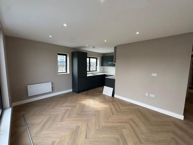 Hemel Hempstead HP1, 2 bed flat to rent, £1,750 pcm | PrimeLocation