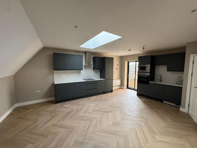 Hemel Hempstead HP1, 3 bed flat to rent, £2,100 pcm | PrimeLocation