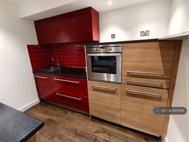 Hemisphere, Birmingham, B5 2 bed flat to rent £1,075 pcm £248 pw