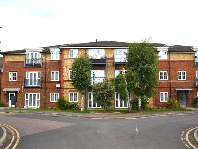 Hemlock Close, Streatham Vale. 2 bed flat to rent £1,799 pcm £415 pw