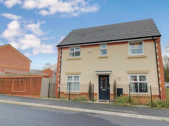Hemlock Way, Manchester, M9 7GR, United Kingdom | 3 bed duplex for rent #112807762 | Rentberry