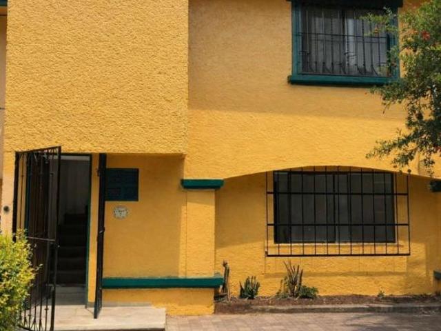 Hemosa casa en Xochimilco, condominio, caseta de seguridad