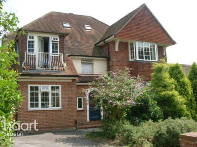 Hempson Avenue, Slough 1 bed apartment to rent £1,095 pcm £253 pw