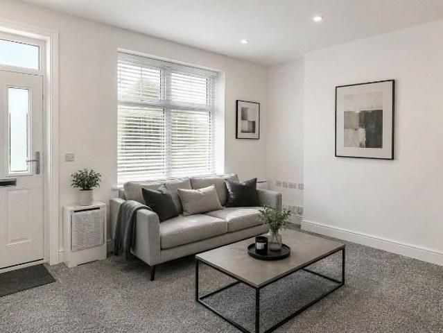 Hempshaw Lane, Stockport, SK1 2 bed semi detached house to rent £1,300 pcm £300 pw