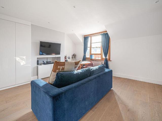 Hemstal Road, West Hampstead, London NW6, 1 bed flat to rent, £2,600 pcm | PrimeLocation