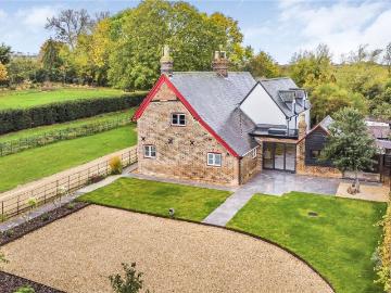 Henton, Chinnor OX39, 2 bed detached house to rent, £2,300 pcm | PrimeLocation