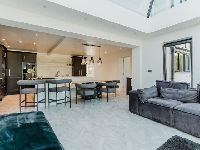 Henwood Lane, Solihull, B91