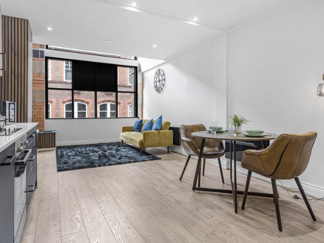 Hen & Chickens, 27 29 Constitution Hill, Birmingham, B19 3LE, United Kingdom | 1 bed apartment for rent #169300402 | Rentberry