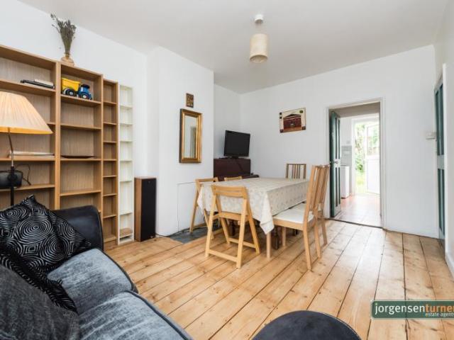 Henchman Street, East Acton, W12 3 bed house to rent £2,548 pcm £588 pw