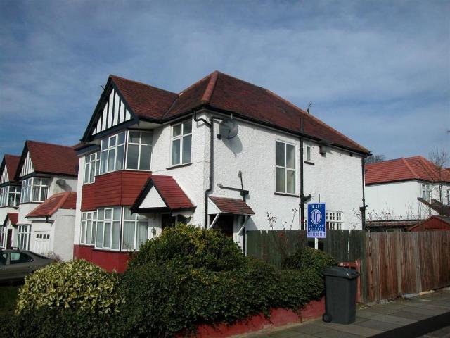 Hendale Avenue, Hendon, London, NW4 4 bed maisonette to rent £2,800 pcm £646 pw