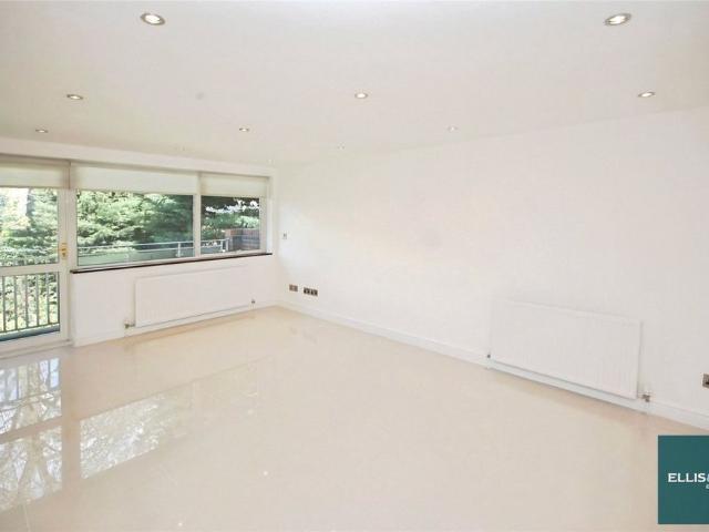 Hendon Lane, N3, Finchley