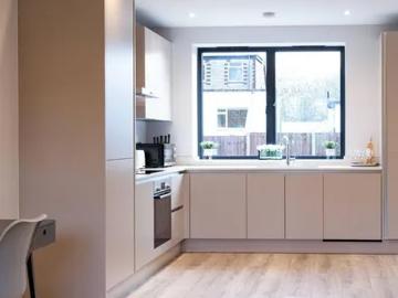 Hendon School, Golders Rise, London, NW4 2HP, United Kingdom | 3 bed duplex for rent #121301677 | Rentberry