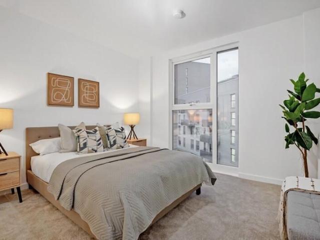 Hendon Waterside, London NW9, 2 bed flat to rent, £2,200 pcm | PrimeLocation
