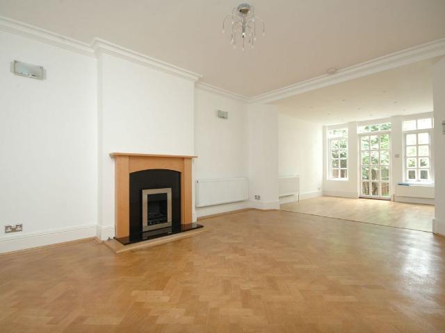 Hendon Way, Cricklewood, London NW2, 6 bed property to rent, £4,000 pcm | PrimeLocation