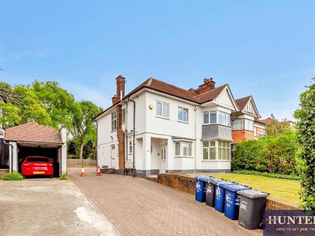 Hendon Way, London NW4, 2 bed maisonette to rent, £2,100 pcm | PrimeLocation