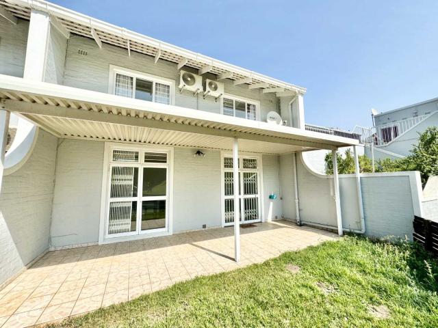 Hendra Estates Stunning, Pet Friendly Duplex with Bachelor Flat For Rent In La Lucia
