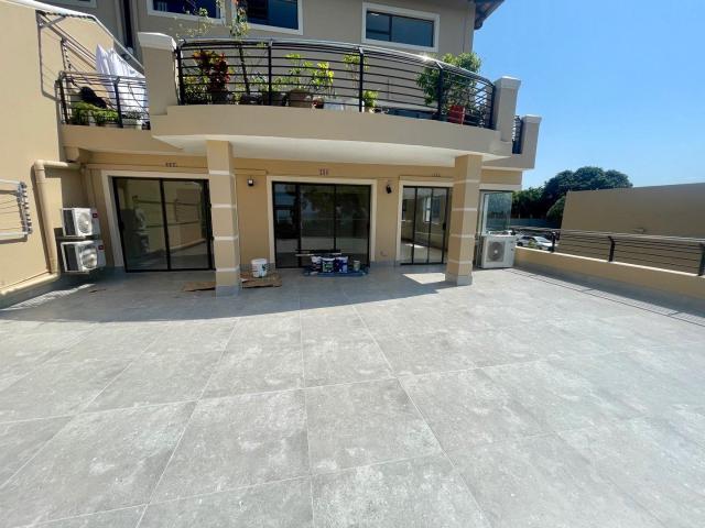 Hendra Spacious 3 Bedroom Apartment with Sea Views in Umhlanga