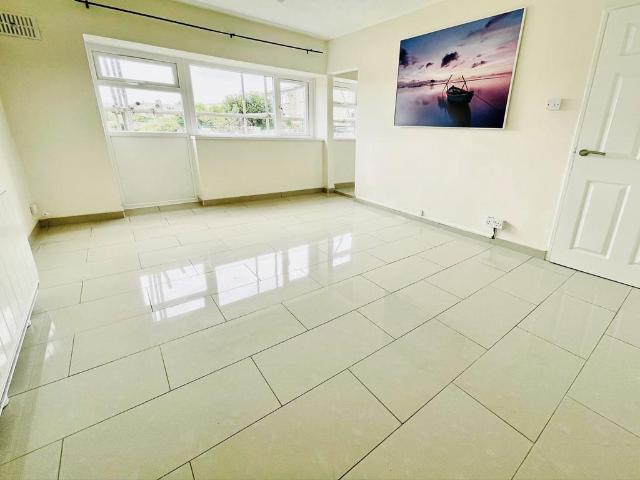 Hendre, Ebbw Vale, NP23 1 bed flat to rent £645 pcm £149 pw