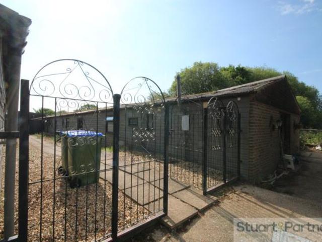 Henfield Road, Albourne BN6, 2 bed flat to rent, £1,050 pcm | PrimeLocation
