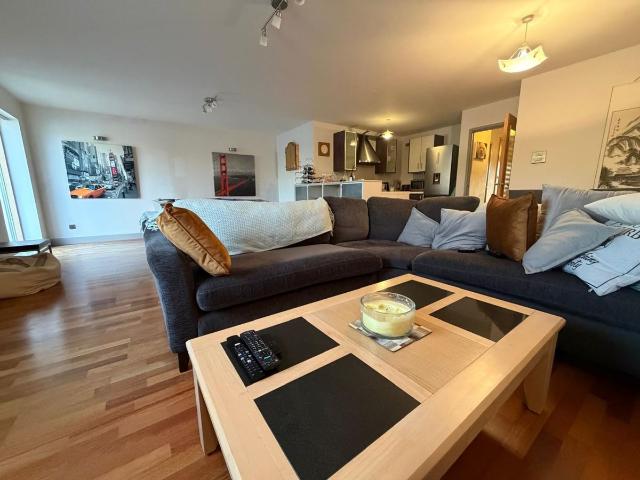 Henke Court, Cardiff Bay CF10, 2 bed flat to rent, £1,350 pcm | PrimeLocation