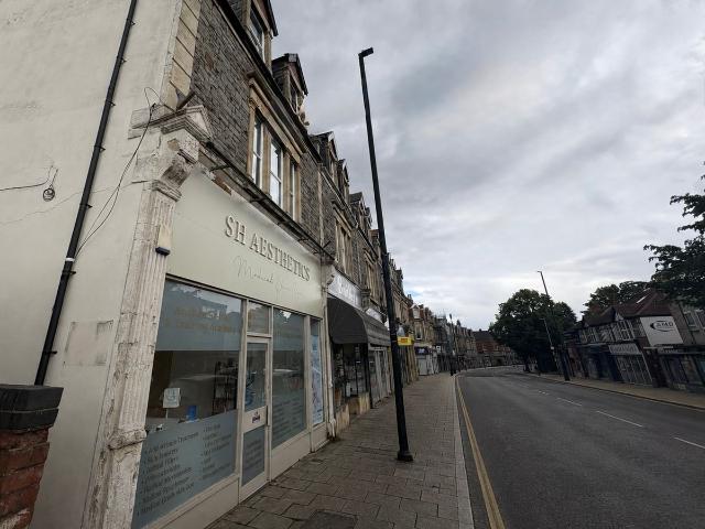 Henleaze Road, Bristol BS9, 3 bed flat to rent, £2,500 pcm | PrimeLocation