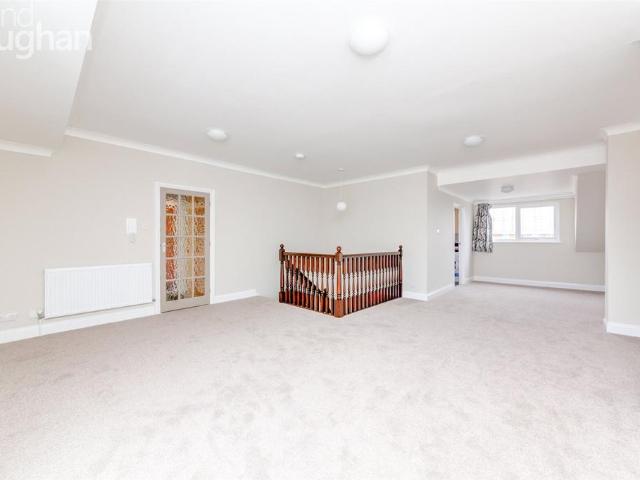 Henley Court, Brighton BN2 2 bed flat to rent £1,675 pcm £387 pw