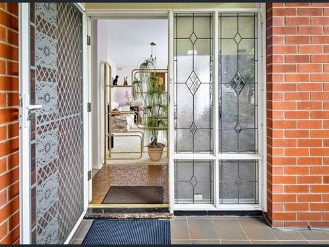 HENLEY BEACH LIFESTYLE LIVING SURE TO DELIGHT AND SATISFY EVERYONE