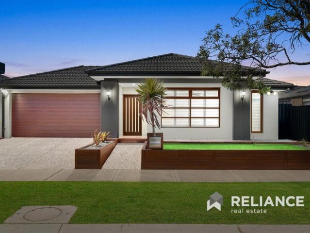 Henley Built Family Excellence on 480sqm / 32 Squares / Walk to School, Park & Tarneit West Train Station