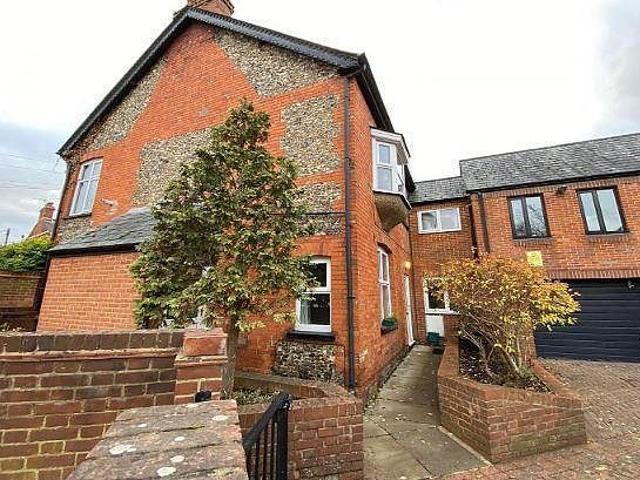 Henley On Thames, Oxfordshire RG9, 1 bed flat to rent, £1,050 pcm | PrimeLocation