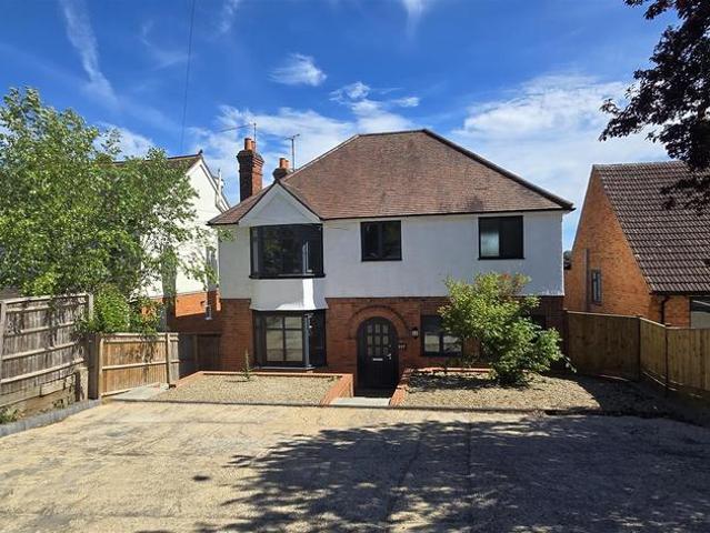 Henley Road, Caversham, Reading 4 bed detached house to rent £3,500 pcm £808 pw