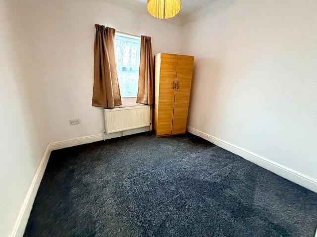 Henley Road, Ilford IG1 6 bed terraced house to rent £4,100 pcm £946 pw