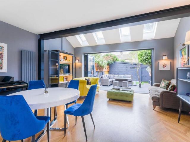 Henniker Gardens, Upton Park, London, E6 3 bed semi detached house to rent £5,000 pcm £1,154 pw