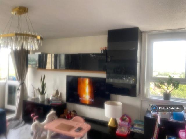 Henniker Point, London, Greater. 2 bed flat to rent £2,000 pcm £462 pw