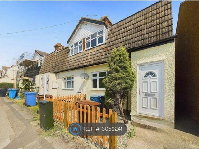 Henniker Road, Ipswich IP1, 3 bed semi detached house to rent, £1,295 pcm | PrimeLocation