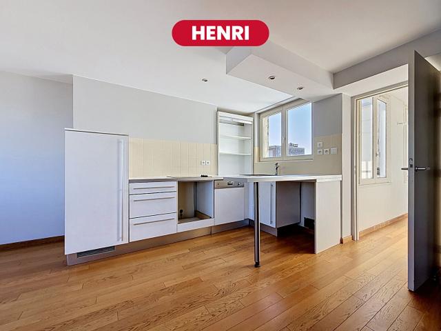 HENRI Appartement T3 de 60m2 avec vue imprenable ? Quai du Wault