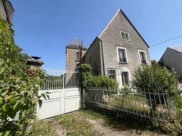 Henrichemont 18250 Achat / Vente maison 7 pièces t7 au dernier étage