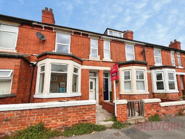 Henrietta Street, Nottingham, NG6 2 bed terraced house to rent £1,100 pcm £254 pw