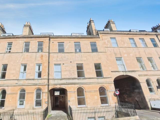 Henrietta Street, Bath BA2, 3 bed flat to rent, £2,400 pcm | PrimeLocation