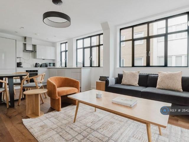 Henriques St, London, E1 2 bed flat to rent £3,400 pcm £785 pw